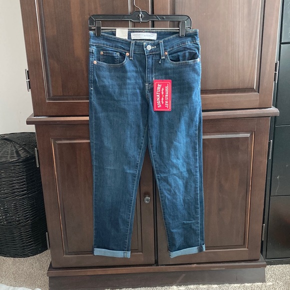 Levi Mid Rise Slim Boyfriend cropped jeans - Picture 8 of 13